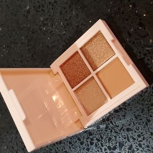 EYESHADOW